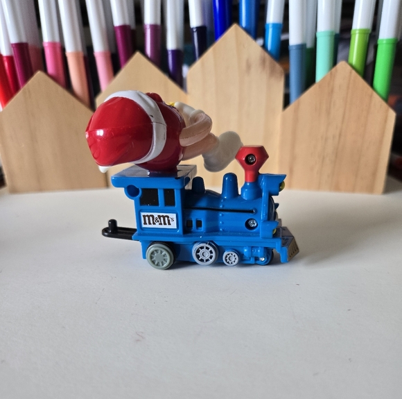 M&M Train Christmas Set 2005 5pc Collectible Plastic Gift Holiday Red Green Mars - Picture 4 of 15